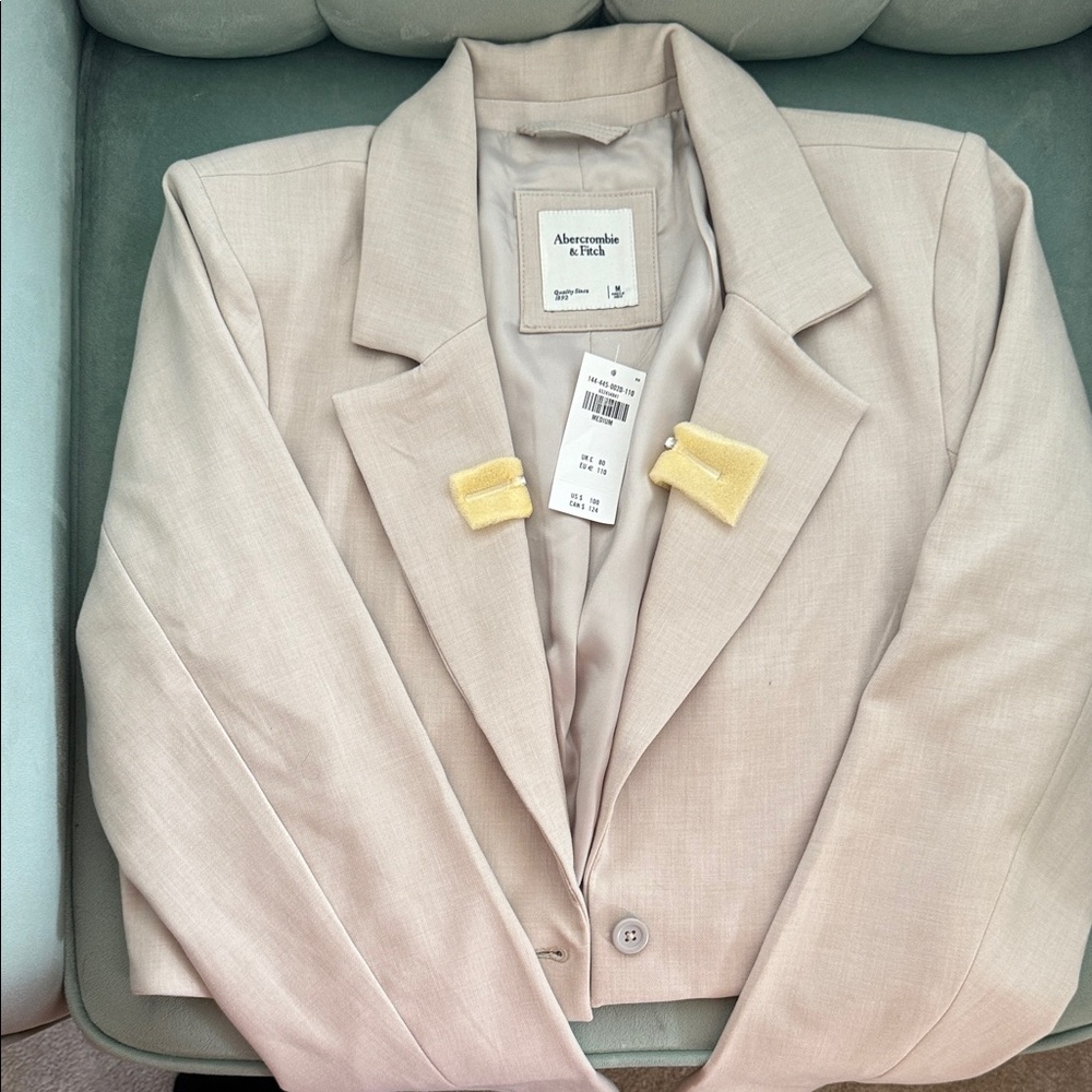 Abercrombie & Fitch Women's Light Tan Beige Crop Blazer
